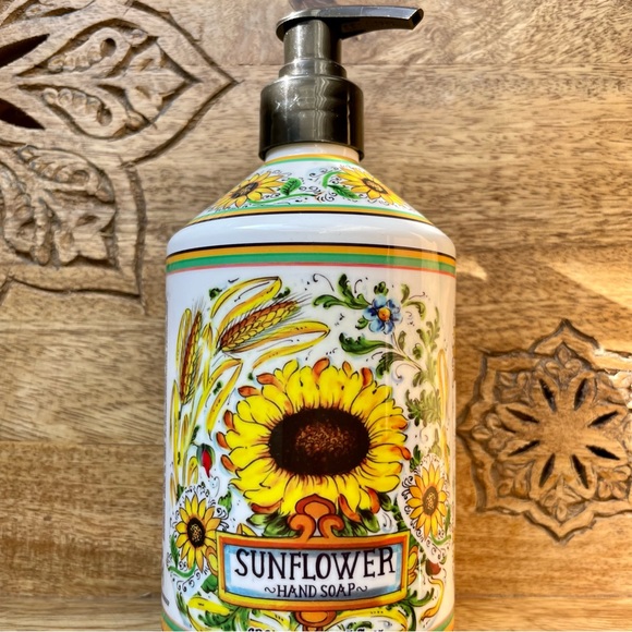🌻 Sunflower Hand Soap 🧼 in Beautifully Designed Container 🌻Never Used! - Picture 2 of 12